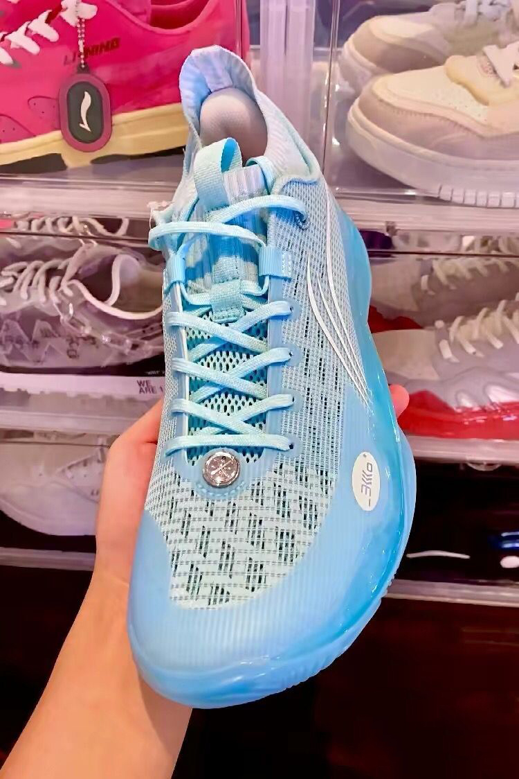 当店一番人気当店一番人気Li-ning Wow 808 Ultra スニーカー