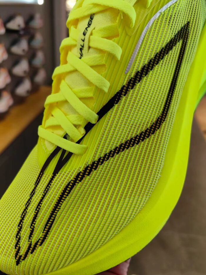 LiNing Challenger 5 Racing Running Shoes in Light Yellow - Image 9