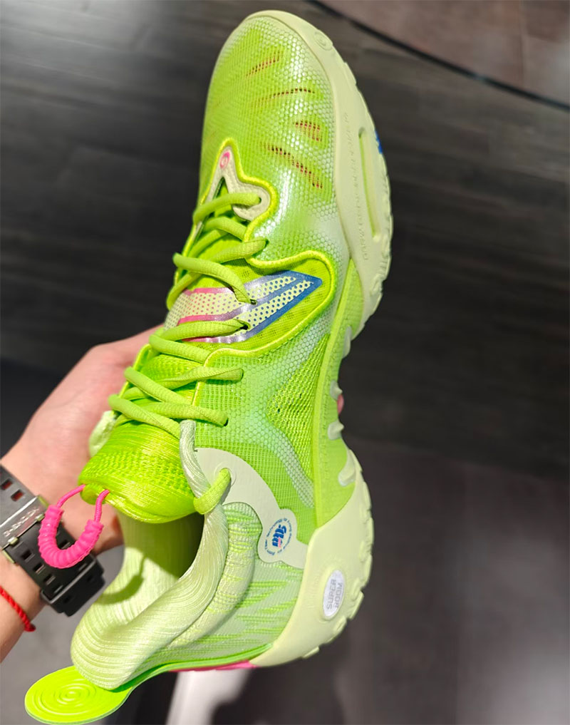 Li Ning BadFive 6 Mismatch Pink and Green - Image 4