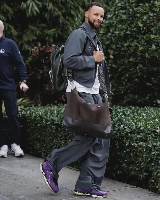Stephen Curry with LiNing WOW 1s Purple Stingray