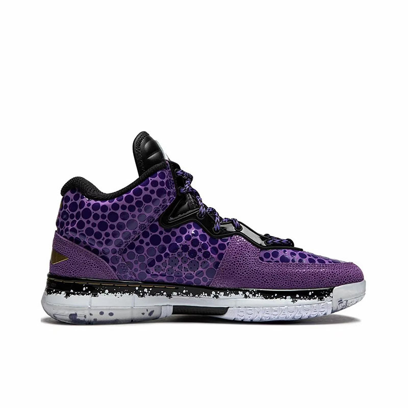 Stephen Curry with LiNing Way of Wade 1 Purple Stingray - Image 2