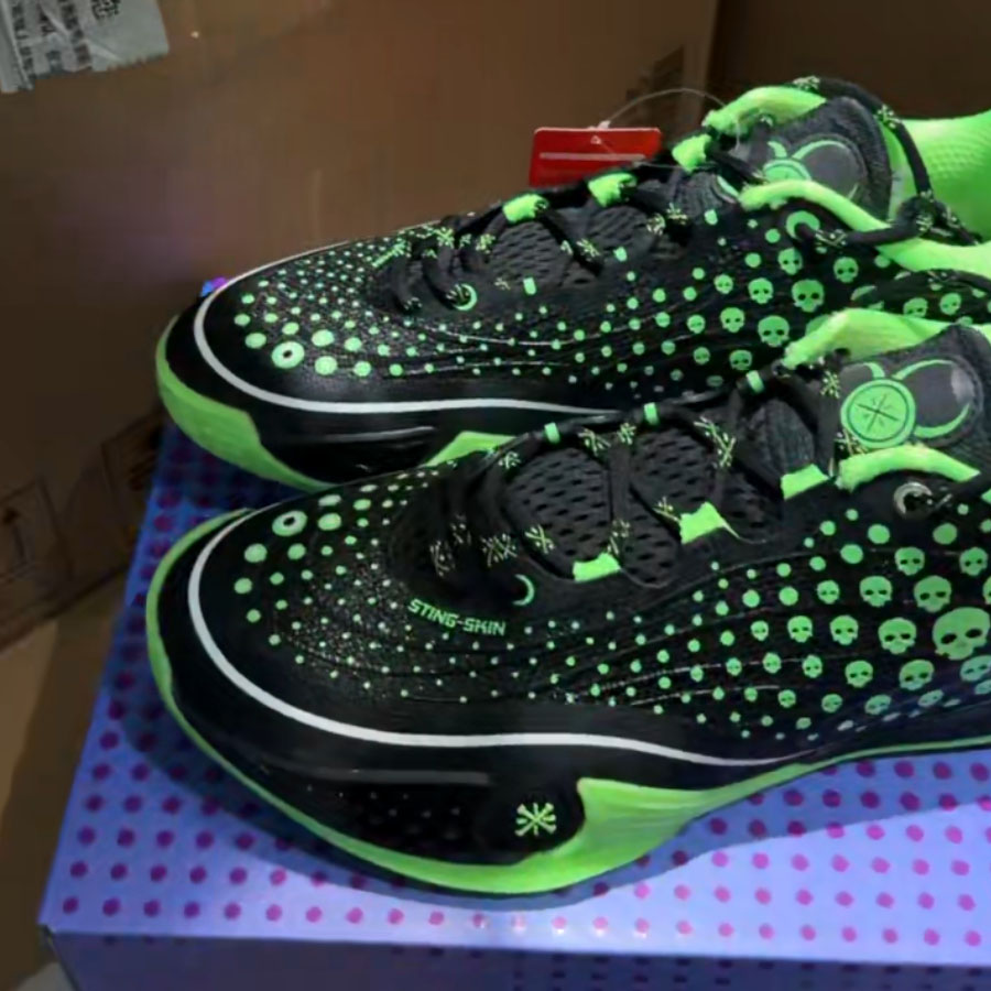 Wade 808 6 Ultra Black Green Glow - Image 2