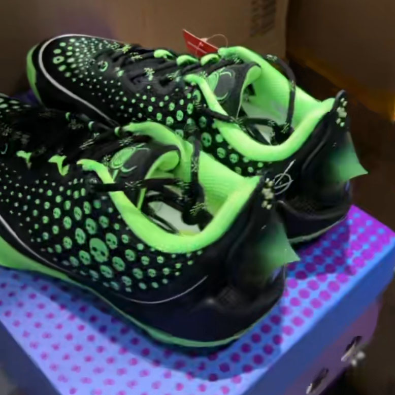 Wade 808 6 Ultra Black Green Glow - Image 4
